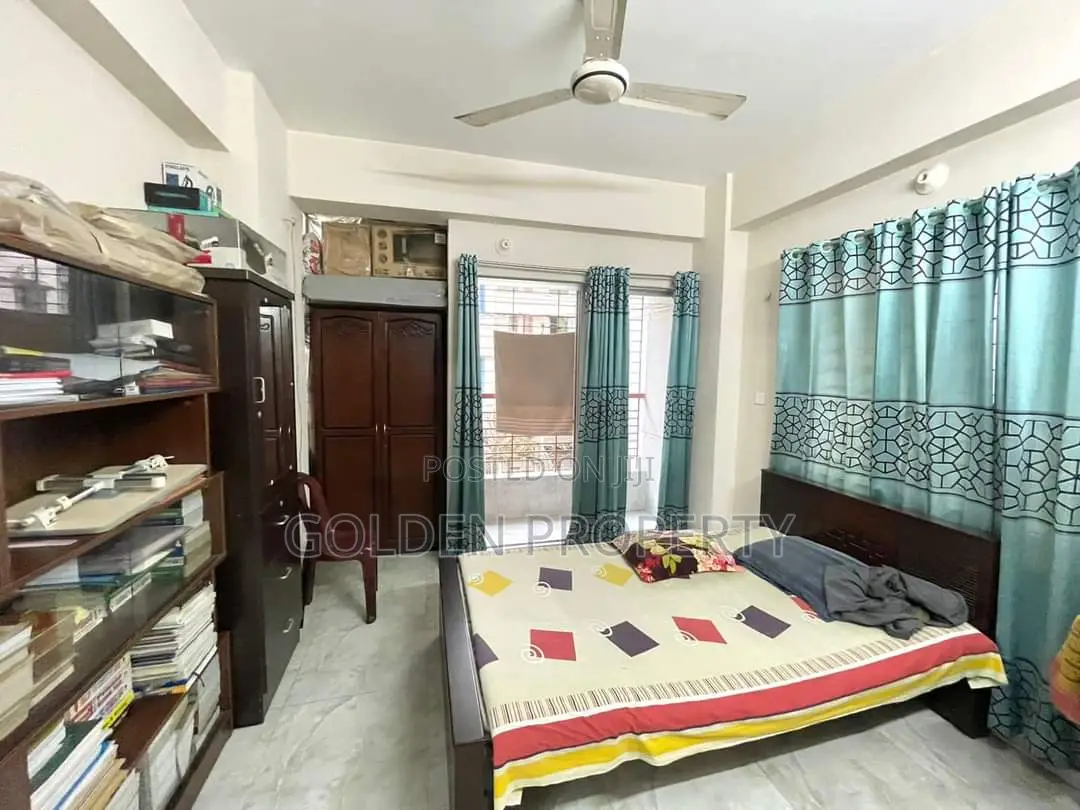 3bdrm Apartment in জি ব্লকে 1532, Basundhara for sale