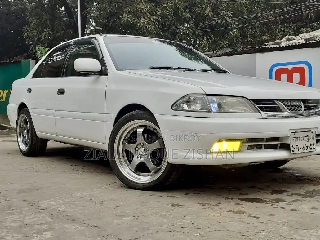 Toyota Carina 1.5 Front-Wheel Drive Sedan 2001 White