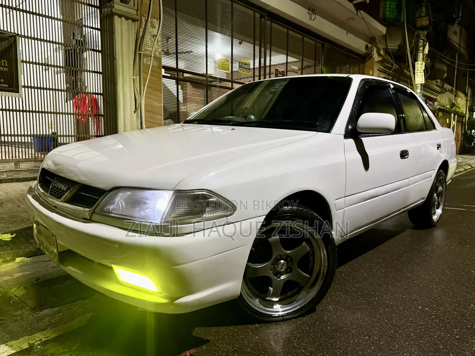 Toyota Carina 1.5 Front-Wheel Drive Sedan 2001 White