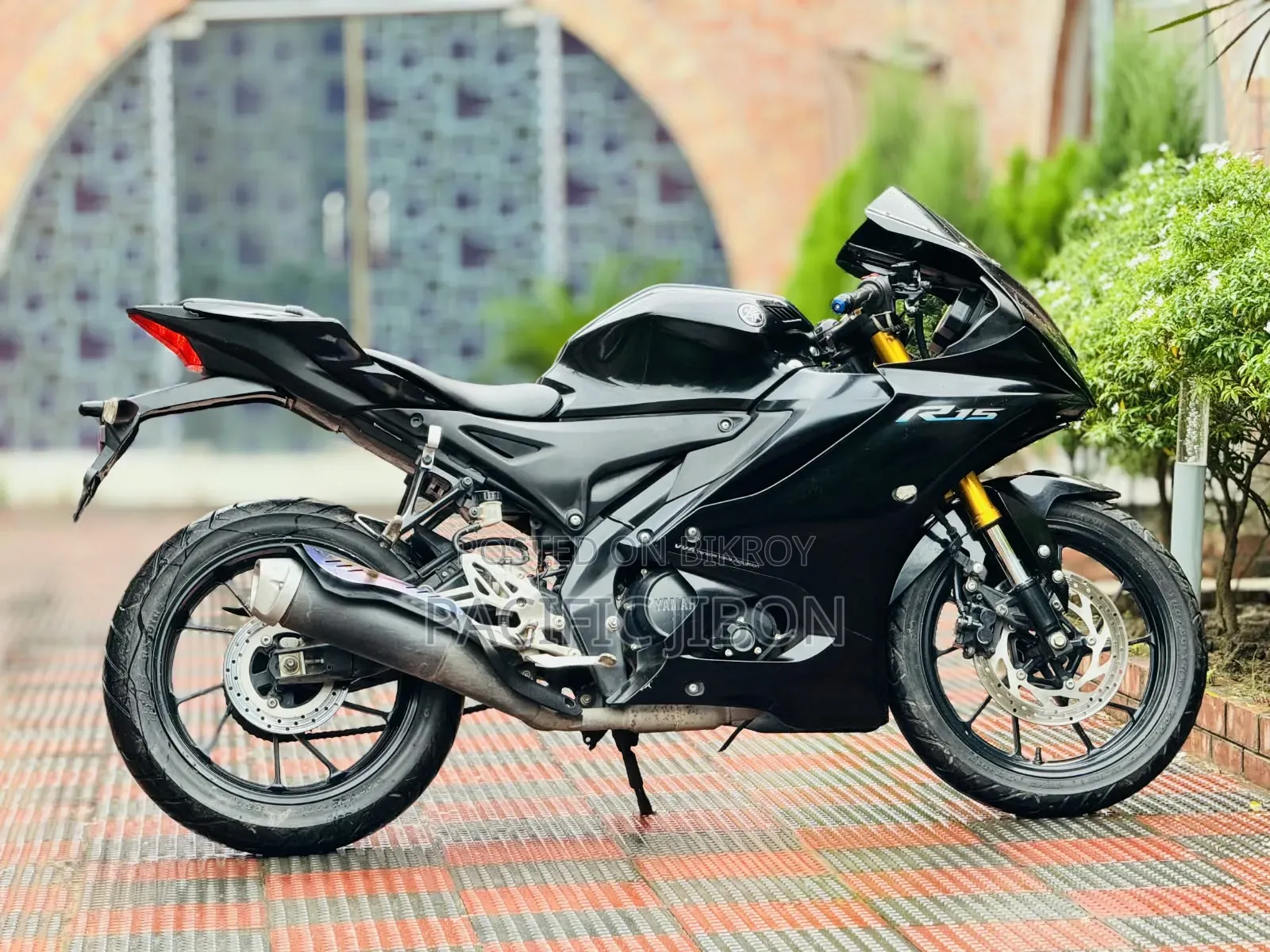 নিউ ইয়ামাহা এফজেডএস ভি৪ ২০২৩ ব্ল্যাক