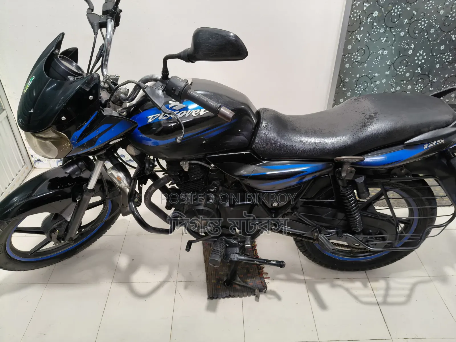 বাজাজ ডিসকভার ১২৫ ২০১৫ কালো