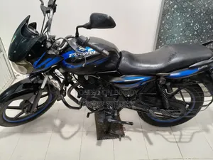 বাজাজ ডিসকভার ১২৫ ২০১৫ কালো