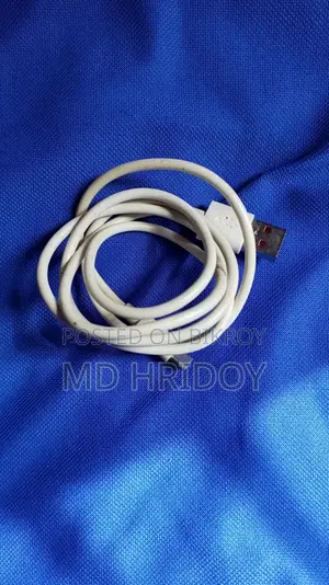 Techno 45W Charger আছে একদম অরিজিনাল এক মাস ইউজ করা।