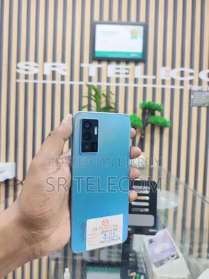 Vivo Y75 128 GB Blue