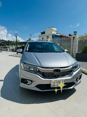 Honda Grace 2017 Silver