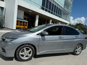Honda Grace 2017 Silver