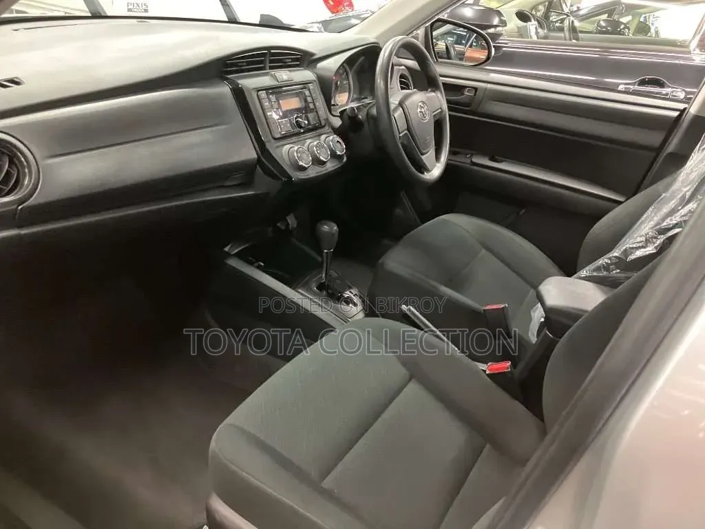 Toyota Axio 2021 Silver