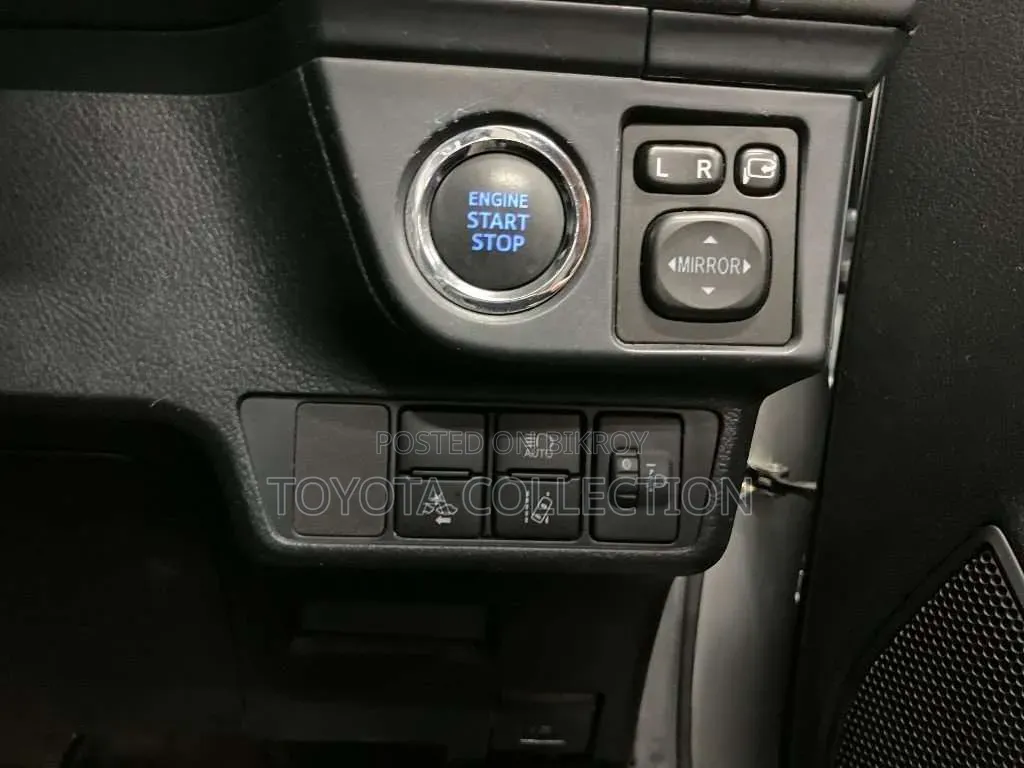 Toyota Axio 2021 Silver