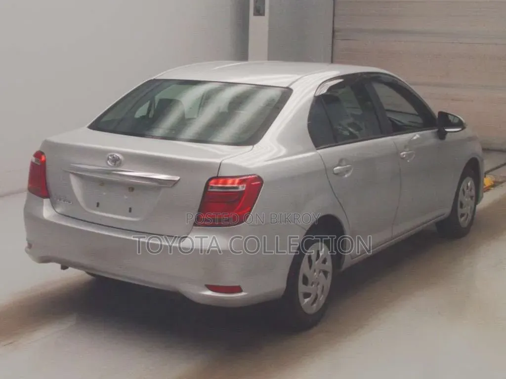 Toyota Axio 2021 Silver