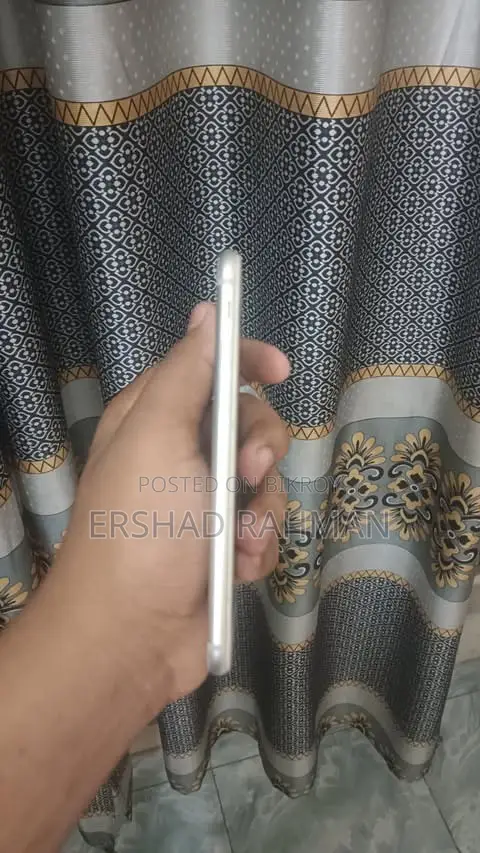 Apple iPhone 6s 64 GB