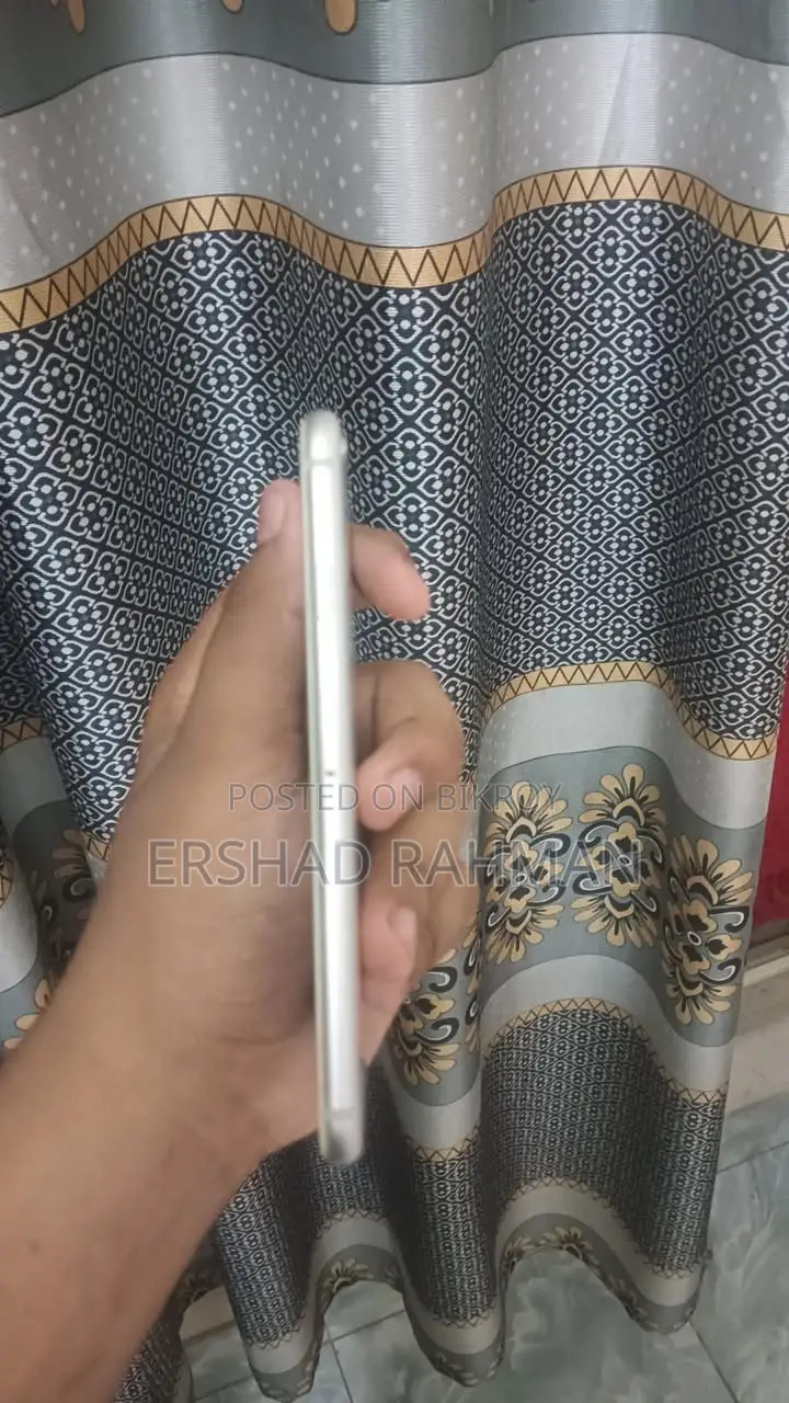 Apple iPhone 6s 64 GB
