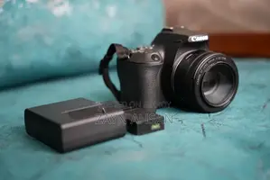 Canon EOS 200D Mark II + 50mm F/1.8 STM | Very Lightly Used