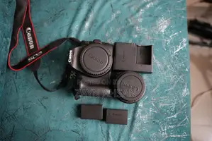Canon EOS 200D Mark II + 50mm F/1.8 STM | Very Lightly Used