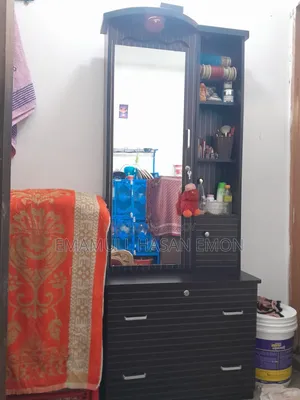 ড্রেসিং টেবিল