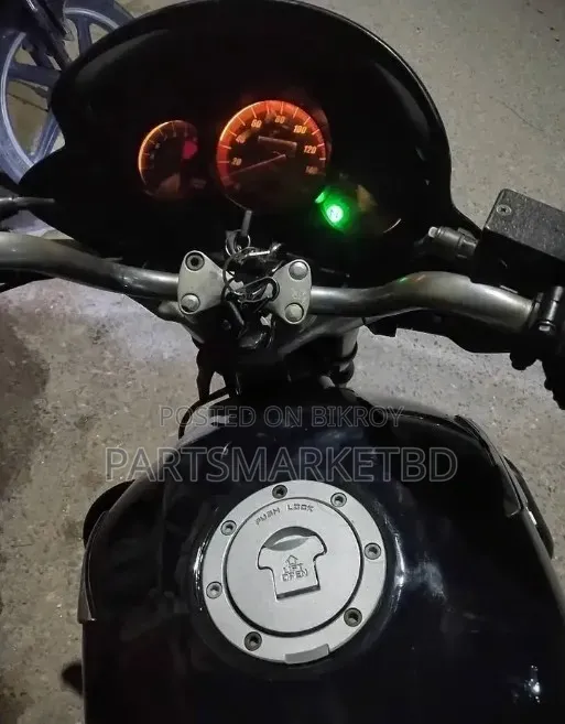 হোন্ডা ইউনিকর্ন ২০০৯ কালো