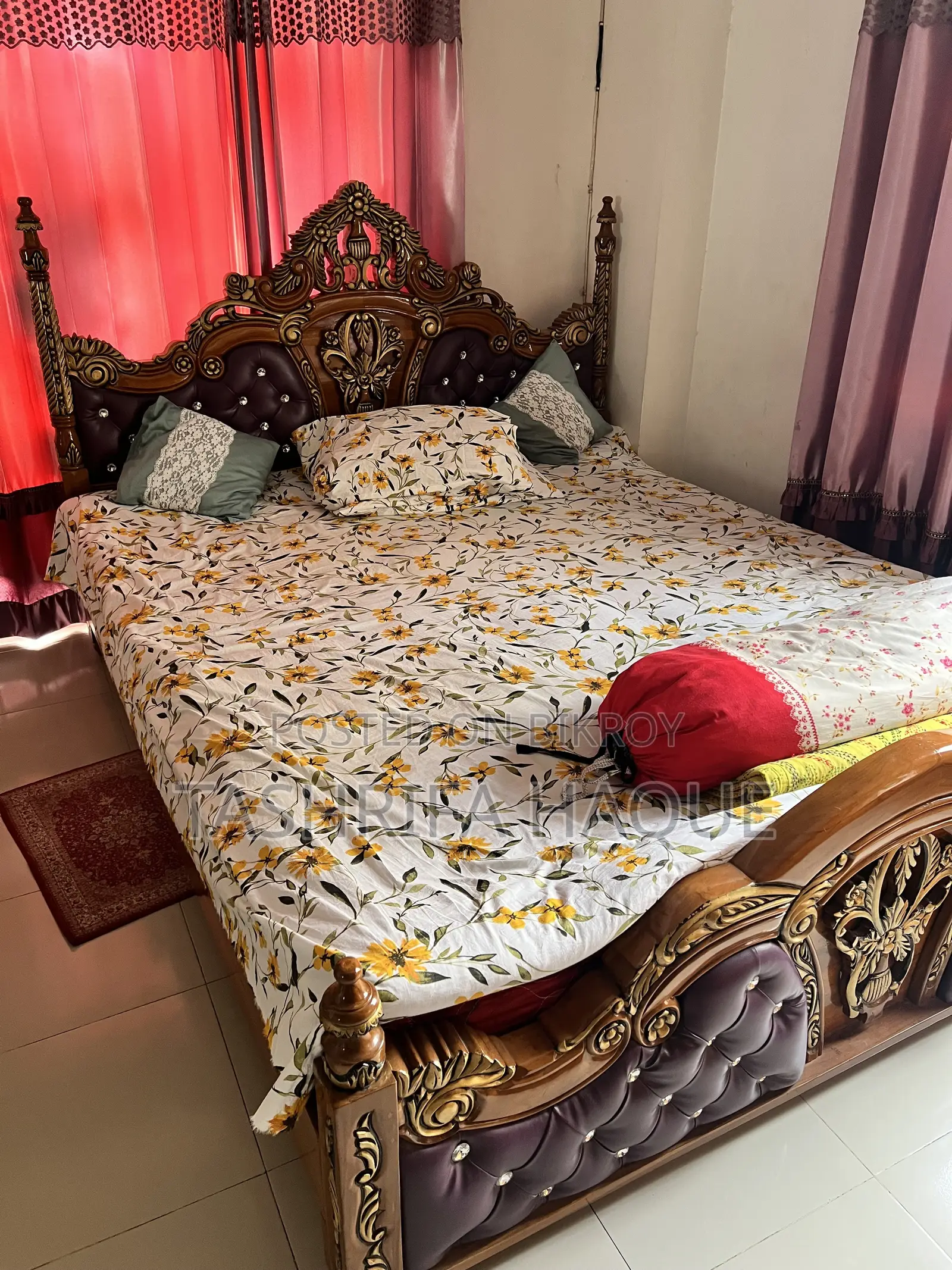 ম্যাট্র্রেসসহ খাট, বসার টুলসহ ড্রেসিং টেবিল এবং দুই পার্টের আলমিরা