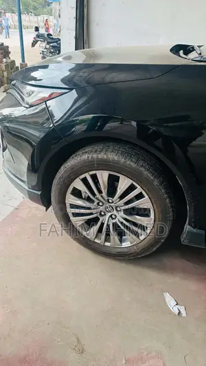 নতুন টয়োটা হ্যারিয়ার জেড ২০২১ ব্ল্যাক