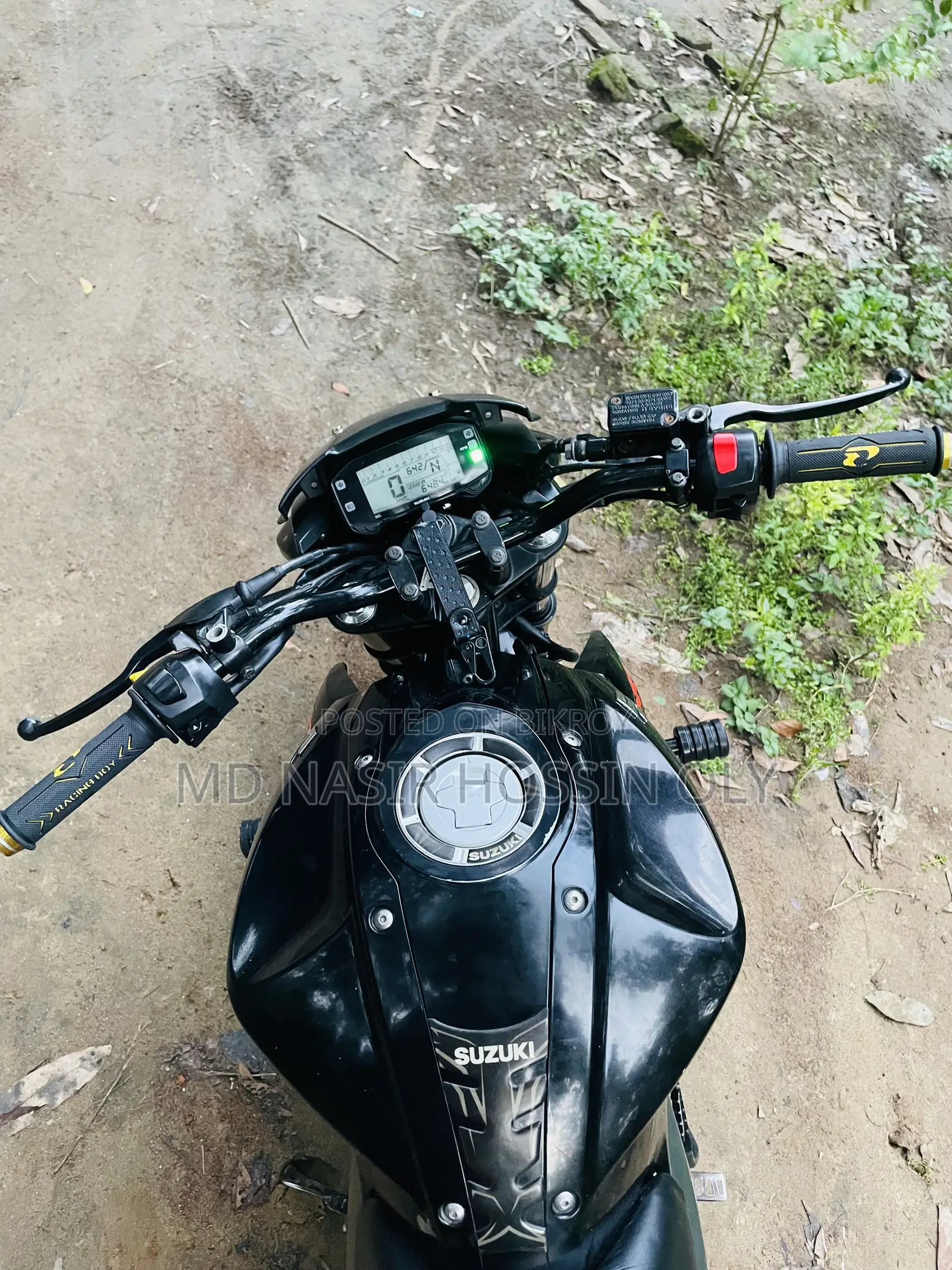 সুজুকি জিক্সার ২০২২ কালো