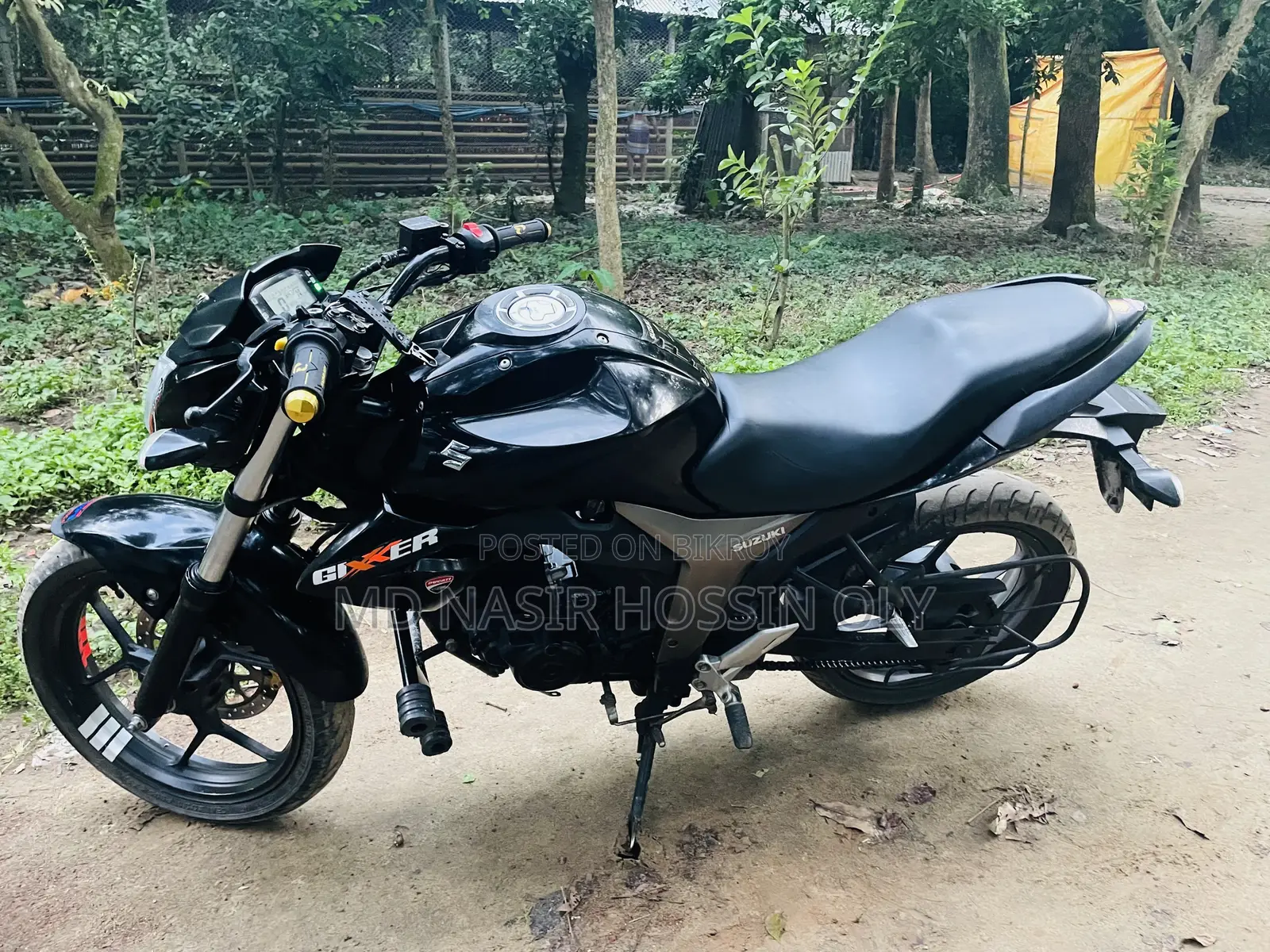 সুজুকি জিক্সার ২০২২ কালো
