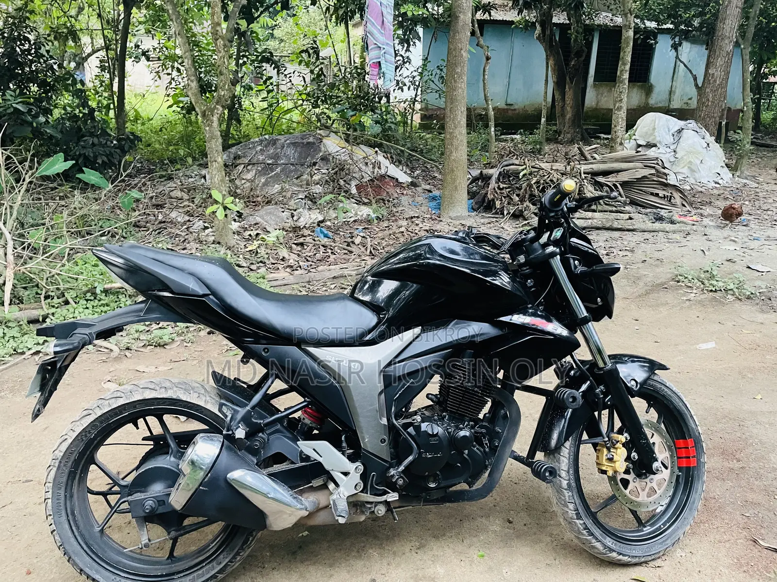 সুজুকি জিক্সার ২০২২ কালো
