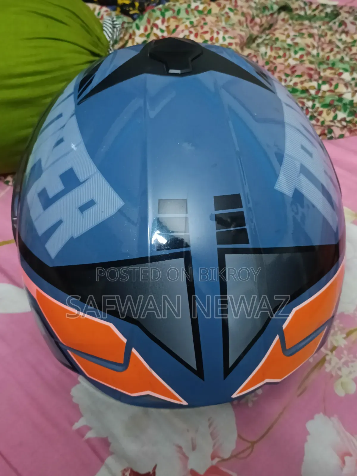 একটা হেলমেট বিক্রি হবে
