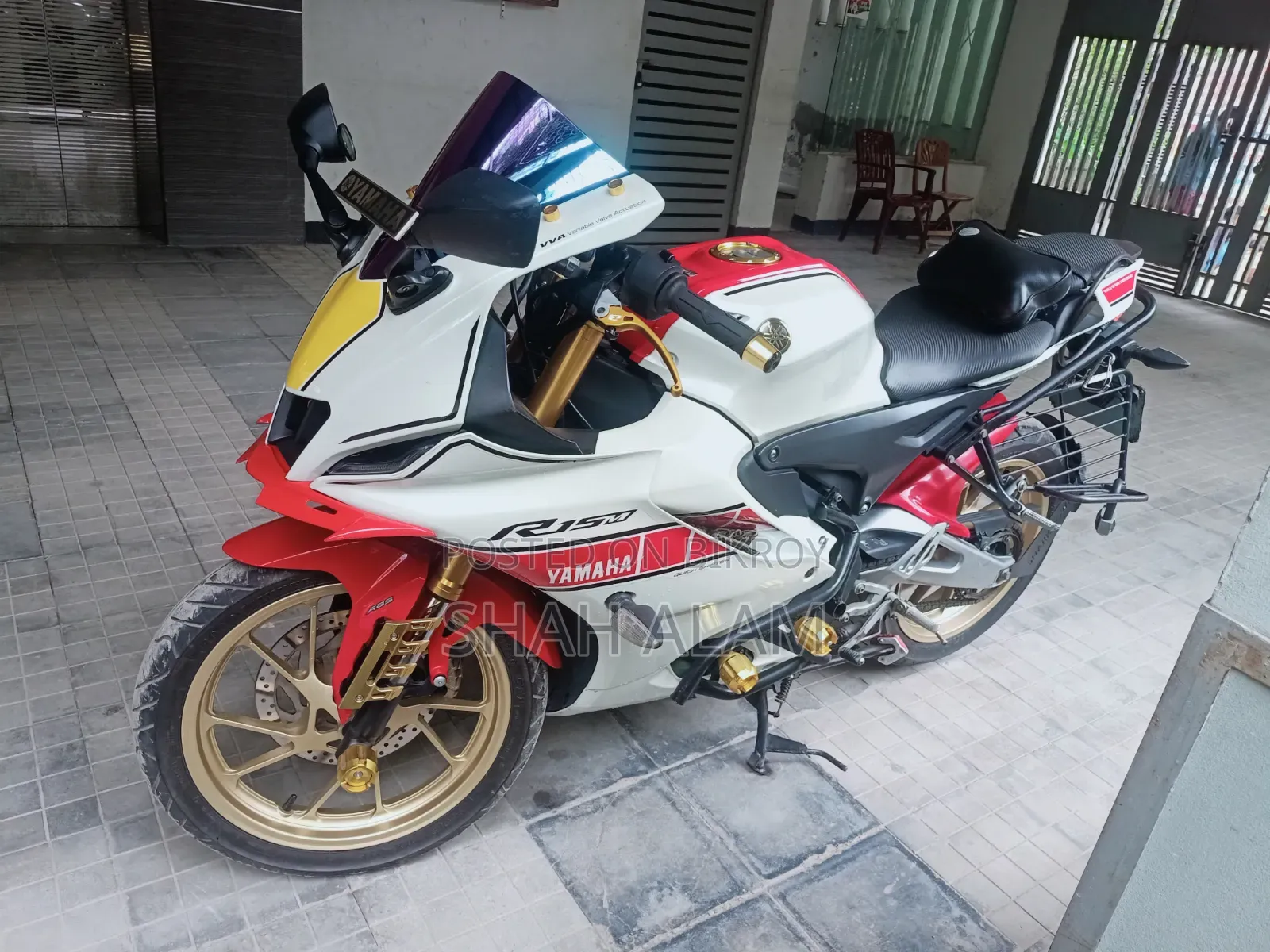 ইয়ামাহা আর১৫ ভি৩ ২০২২ সাদা