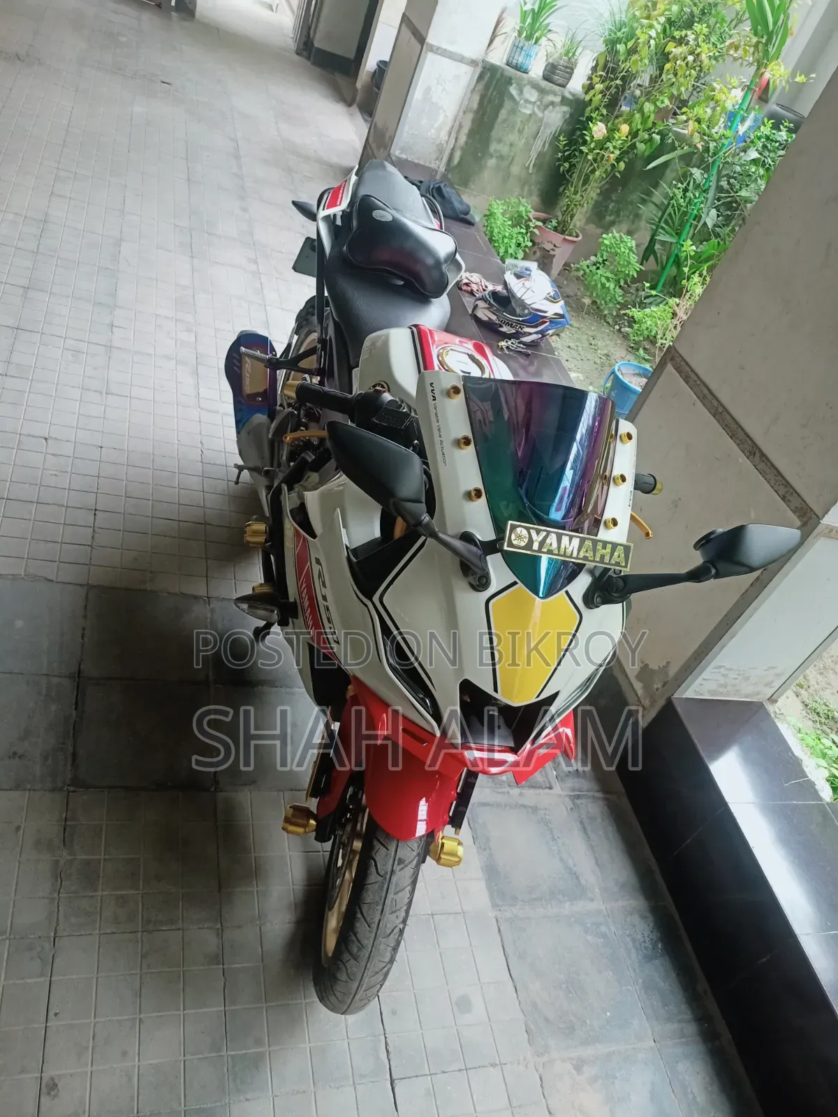 ইয়ামাহা আর১৫ ভি৩ ২০২২ সাদা
