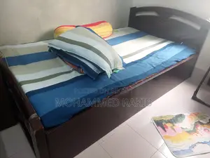 মেট্রেস ও মেট্রেস প্যাডসহ সেমি-ডাবল খাট