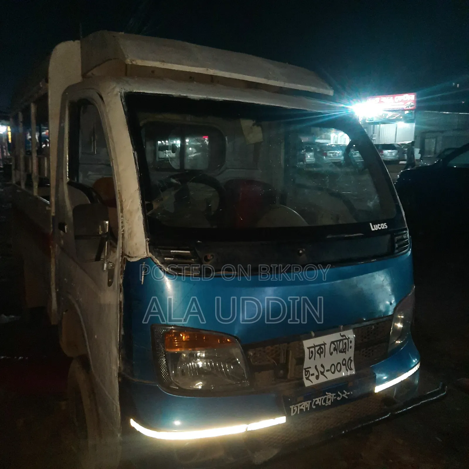 টাটা E220 ২০১৭ সাদা