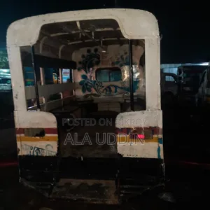 টাটা E220 ২০১৭ সাদা