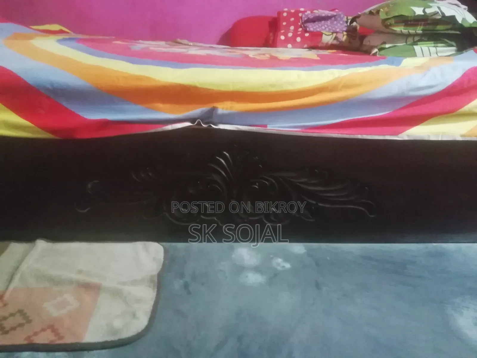 সুন্দর ডিজাইনের একটি বক্স খাট