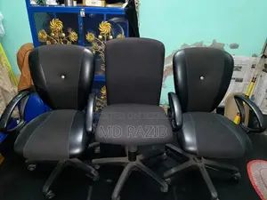 ৩টি অফিস চেয়ার অল্প দামে বিক্রি হবে | ভালো কন্ডিশন।