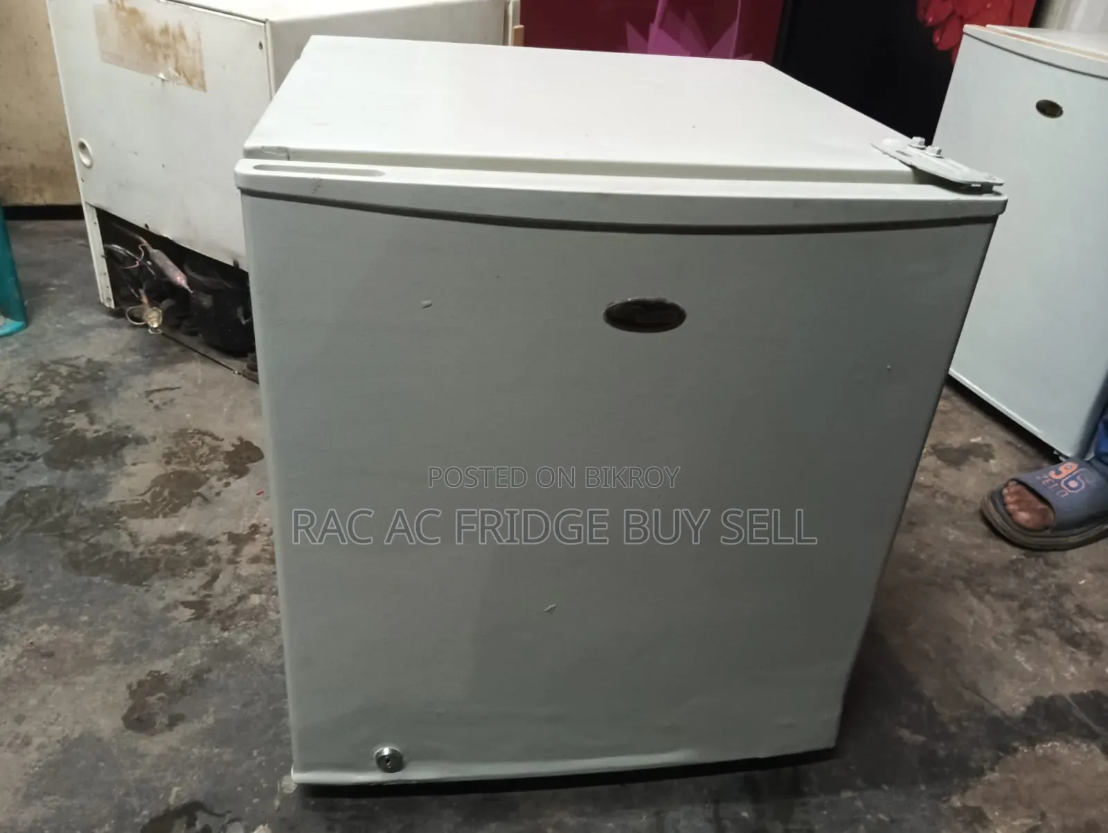 ছোট ফ্রিজ ফার্মেসির বিক্রি হবে