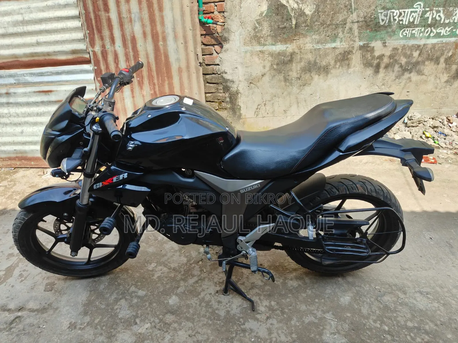 সুজুকি জিক্সার ২০২৪ কালো