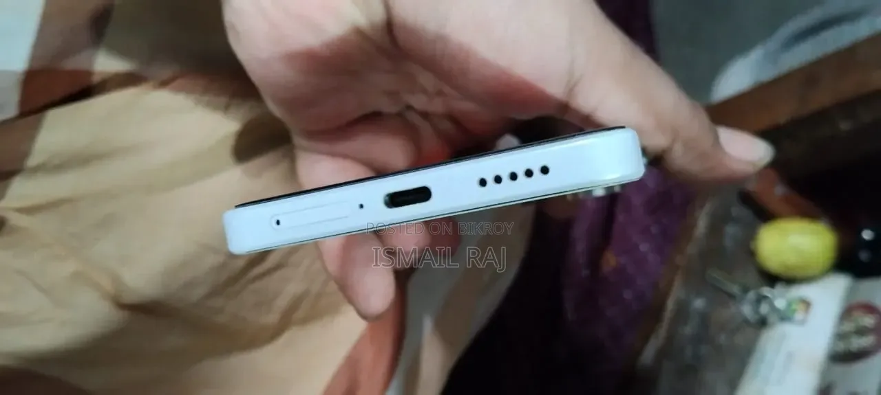 শাওমি রেডমি নোট ১৩ প্রো ৫জি ২৫৬ জিবি হোয়াইট
