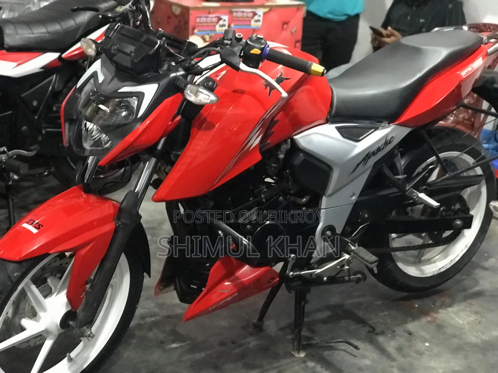 TVS Apache RTR 160 4V 2023 Red