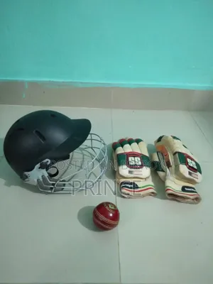 ক্রিকেট হেলমেট, ব্যাটিং গ্লাভ এবং বল