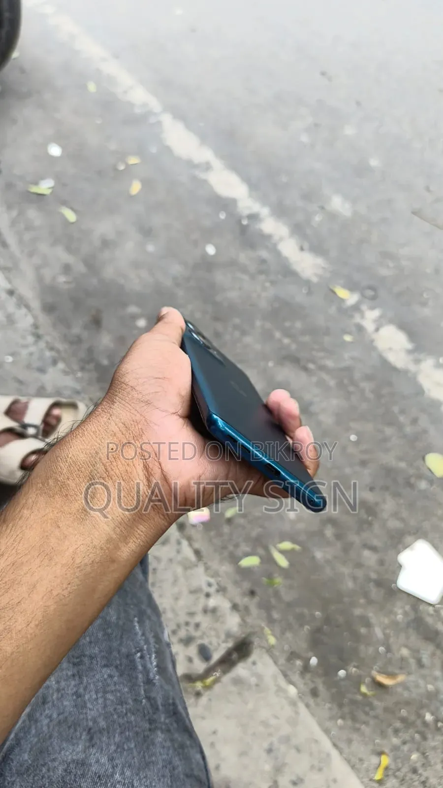 মোটর চলা এজ ৫০ ফিউশন ১২৮ জিবি ব্লু