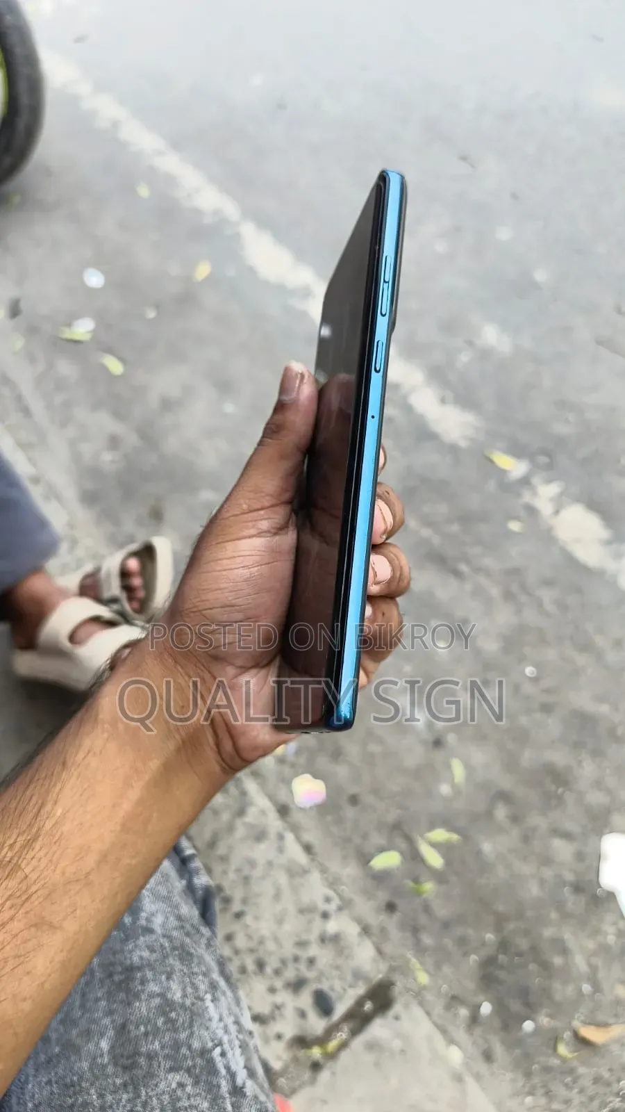 মোটর চলা এজ ৫০ ফিউশন ১২৮ জিবি ব্লু