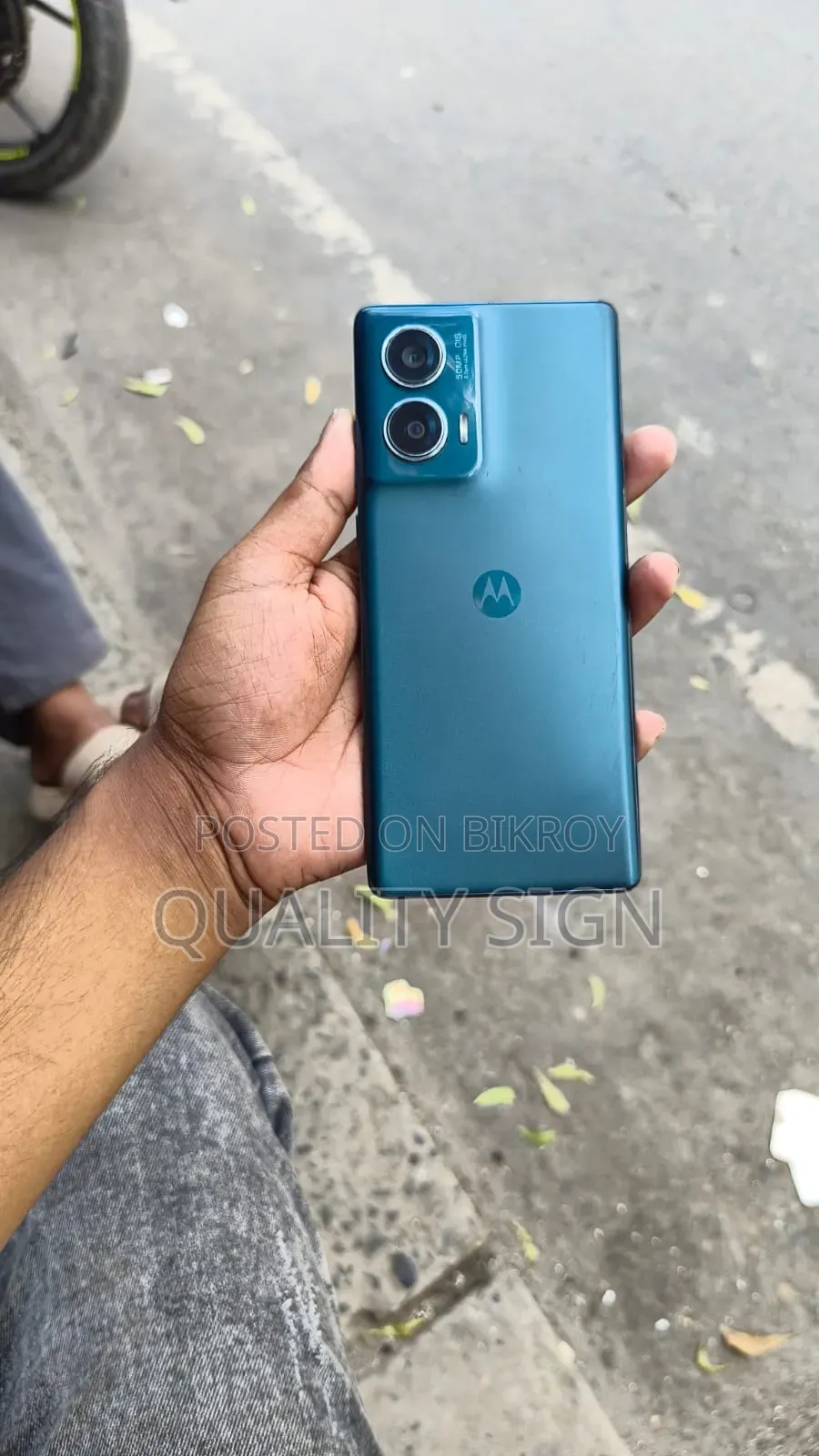 মোটর চলা এজ ৫০ ফিউশন ১২৮ জিবি ব্লু