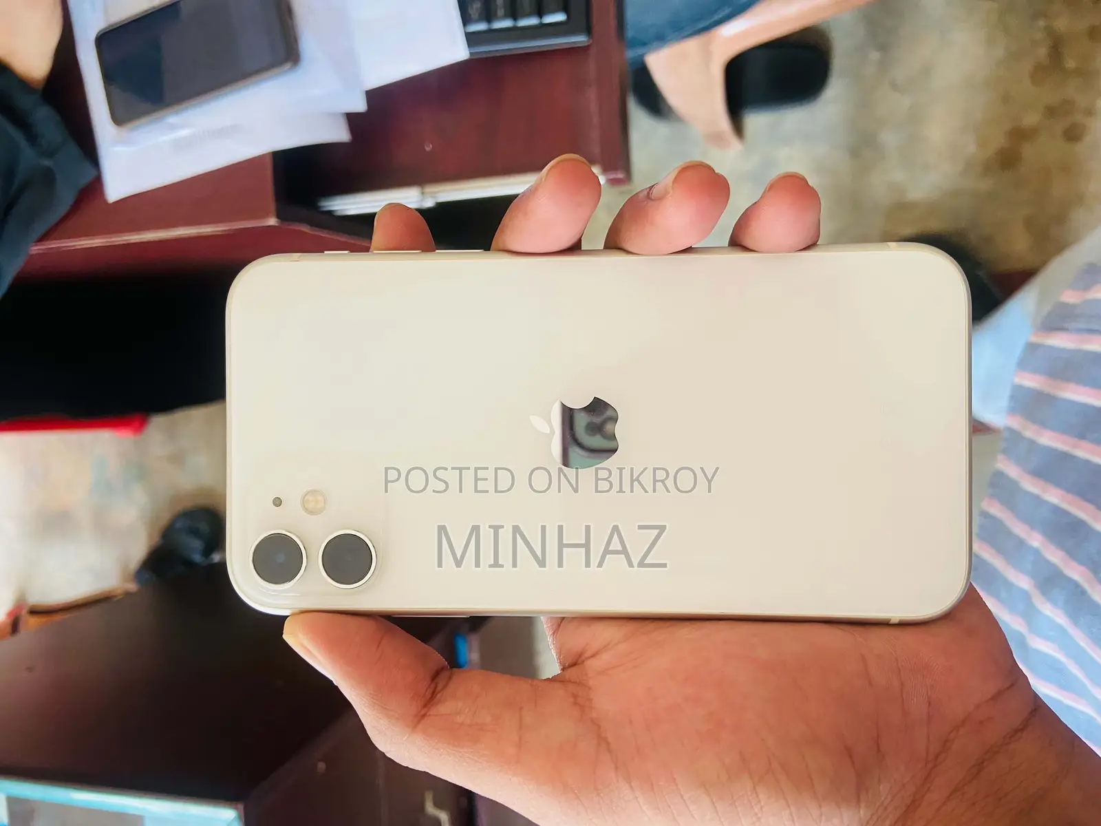 অ্যাপল আইফোন ১১ ৬৪ জিবি হোয়াইট
