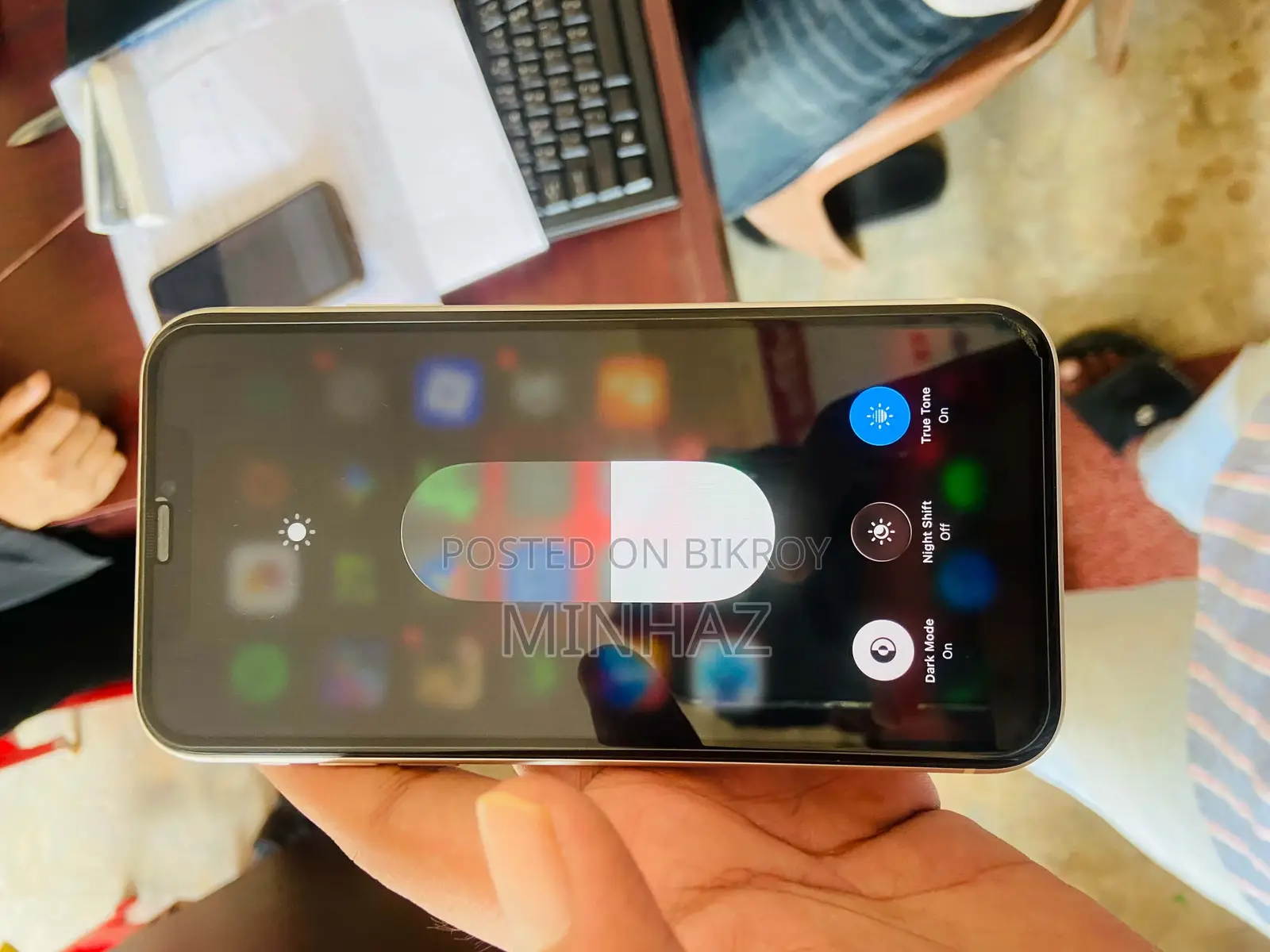 অ্যাপল আইফোন ১১ ৬৪ জিবি হোয়াইট