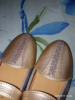 *বিক্রি হবে - আড়ং এর বাচ্চাদের জুতা*