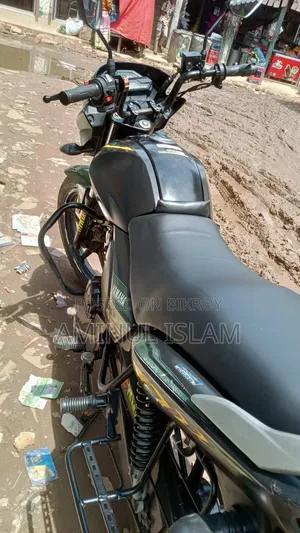 Yamaha 2022 Black