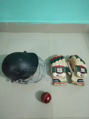 ক্রিকেট হেলমেট, ব্যাটিং গ্লাভ এবং নতুন বল