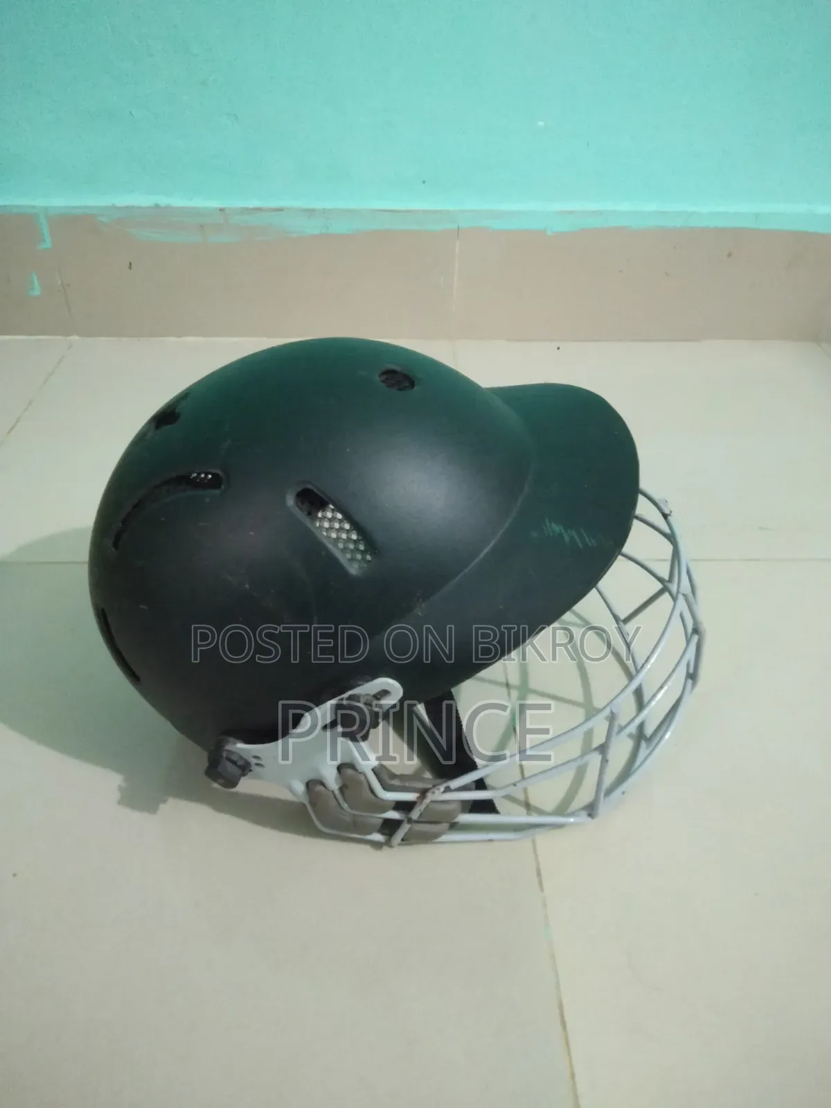 ক্রিকেট হেলমেট