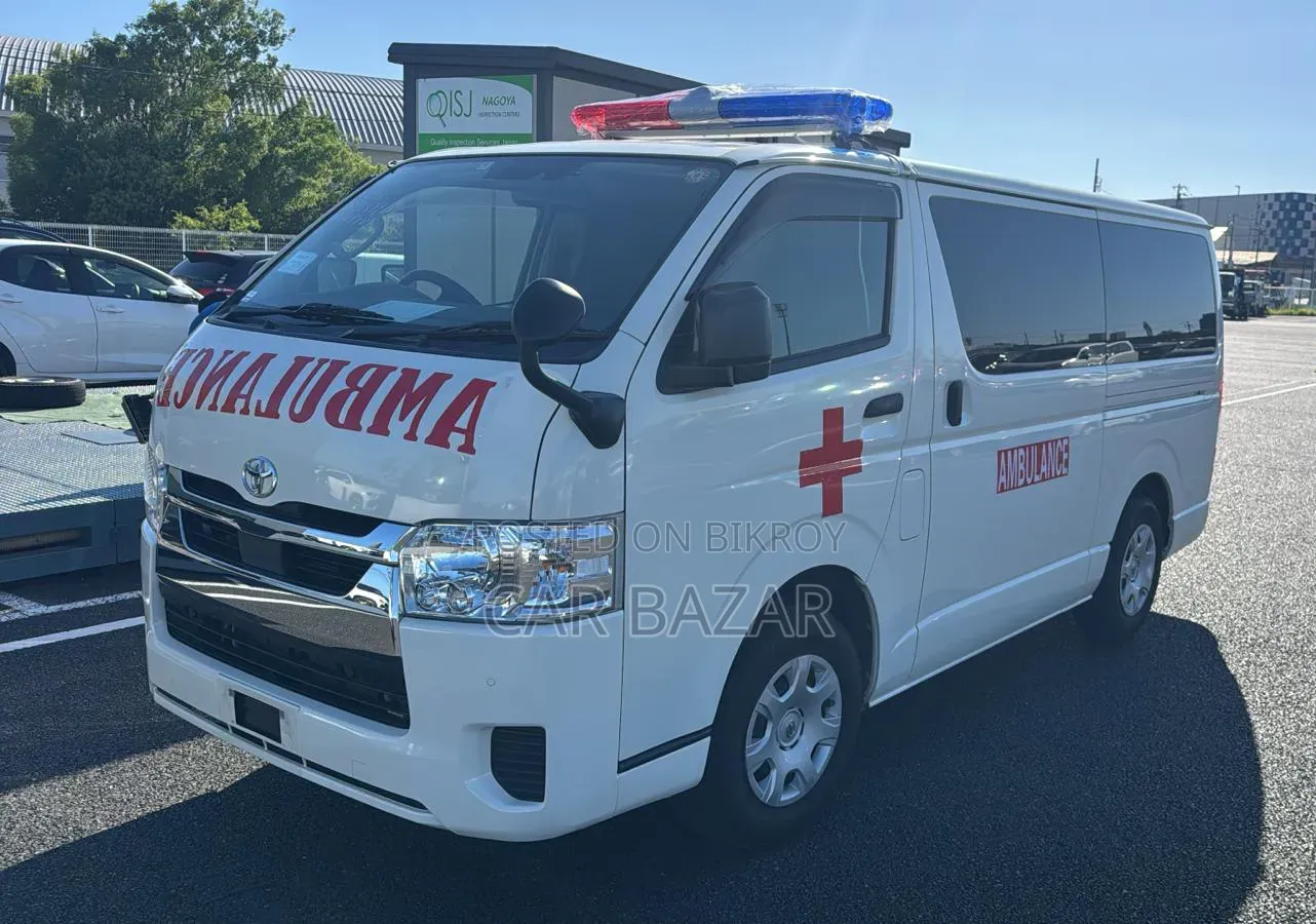 Toyota HiAce 2022 White