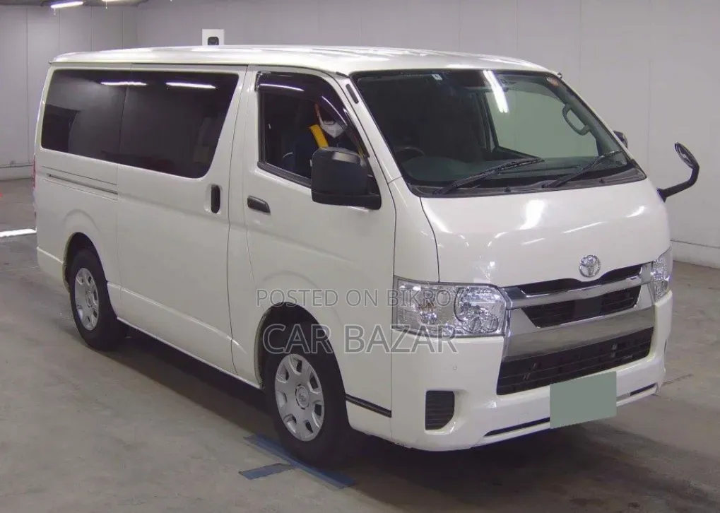 Toyota HiAce 2022 White