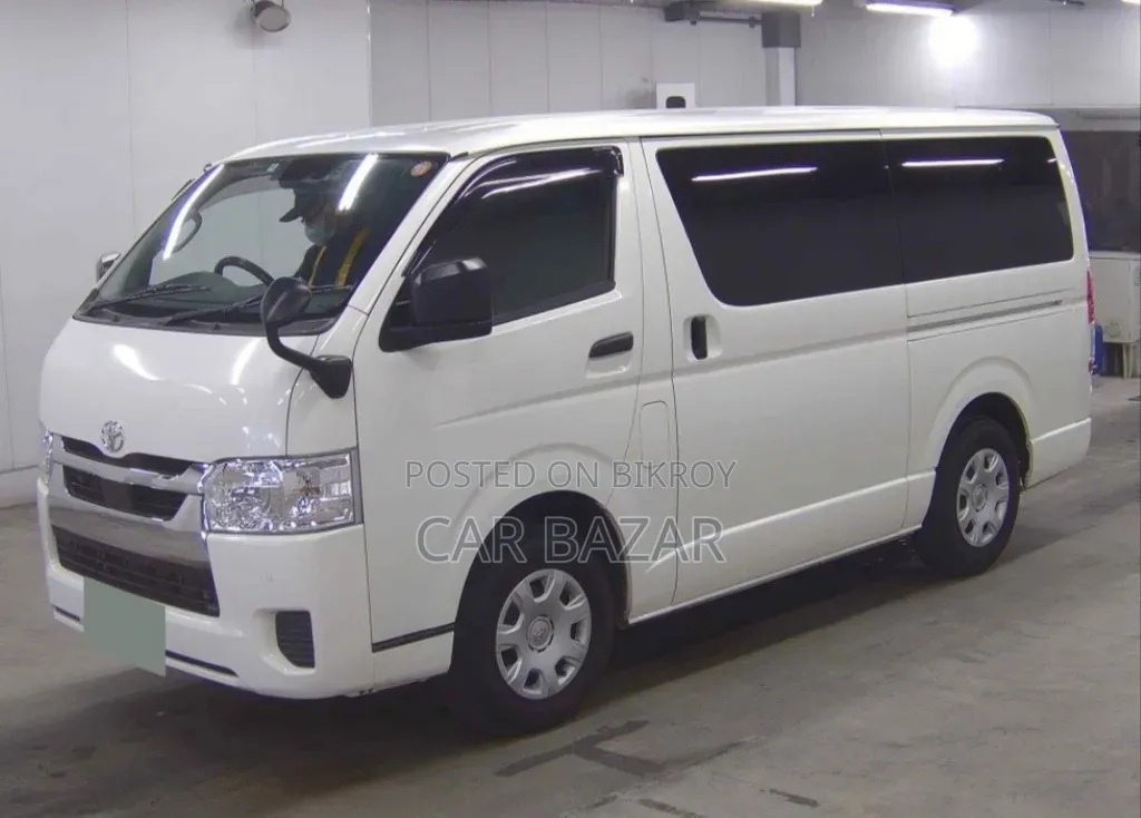 Toyota HiAce 2022 White