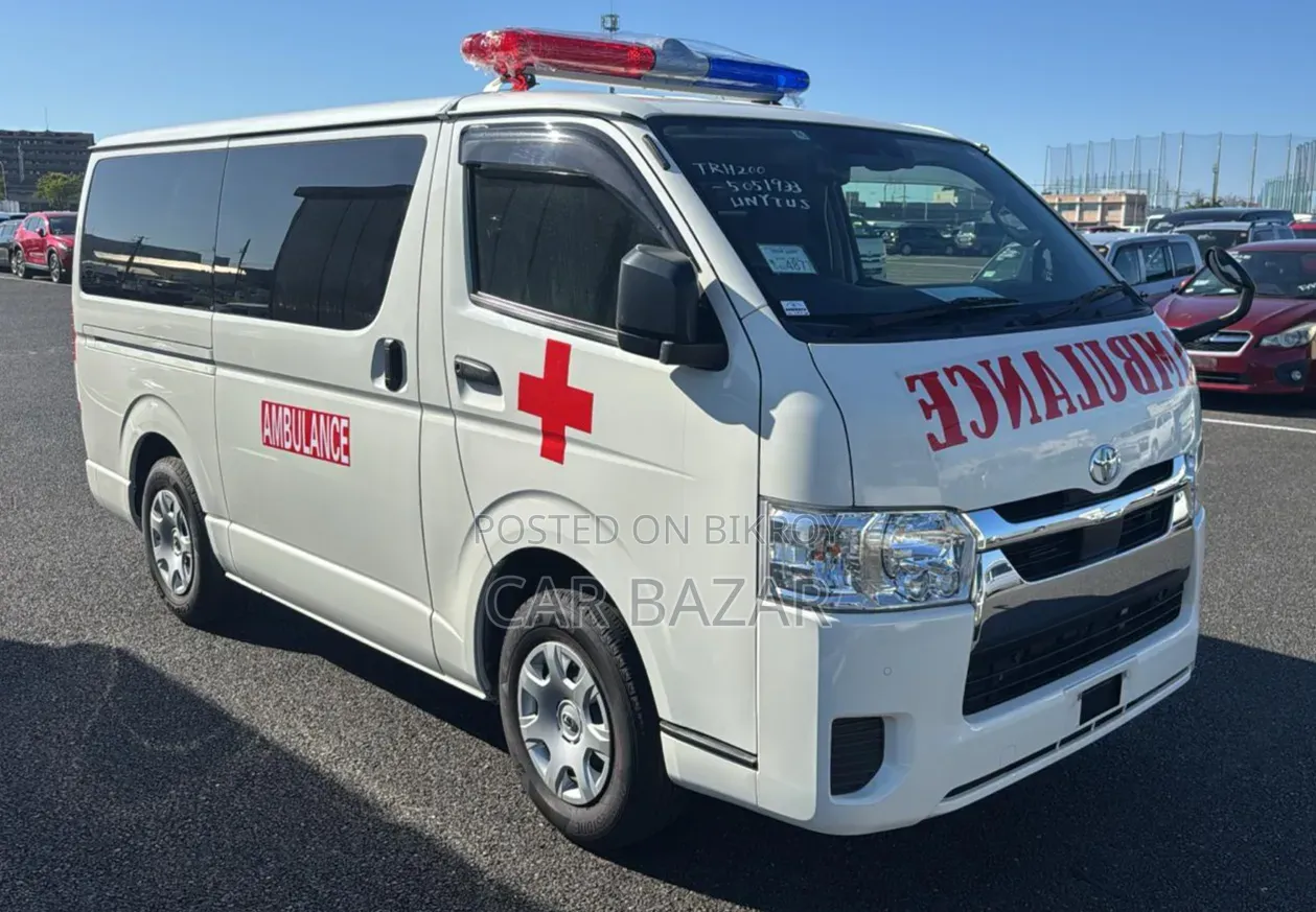 Toyota HiAce 2022 White
